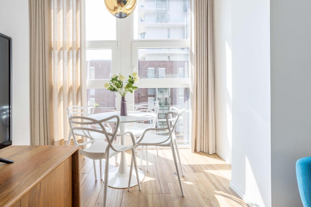 Sunlit 1 Bedroom Via Pirelli Appartement Milan